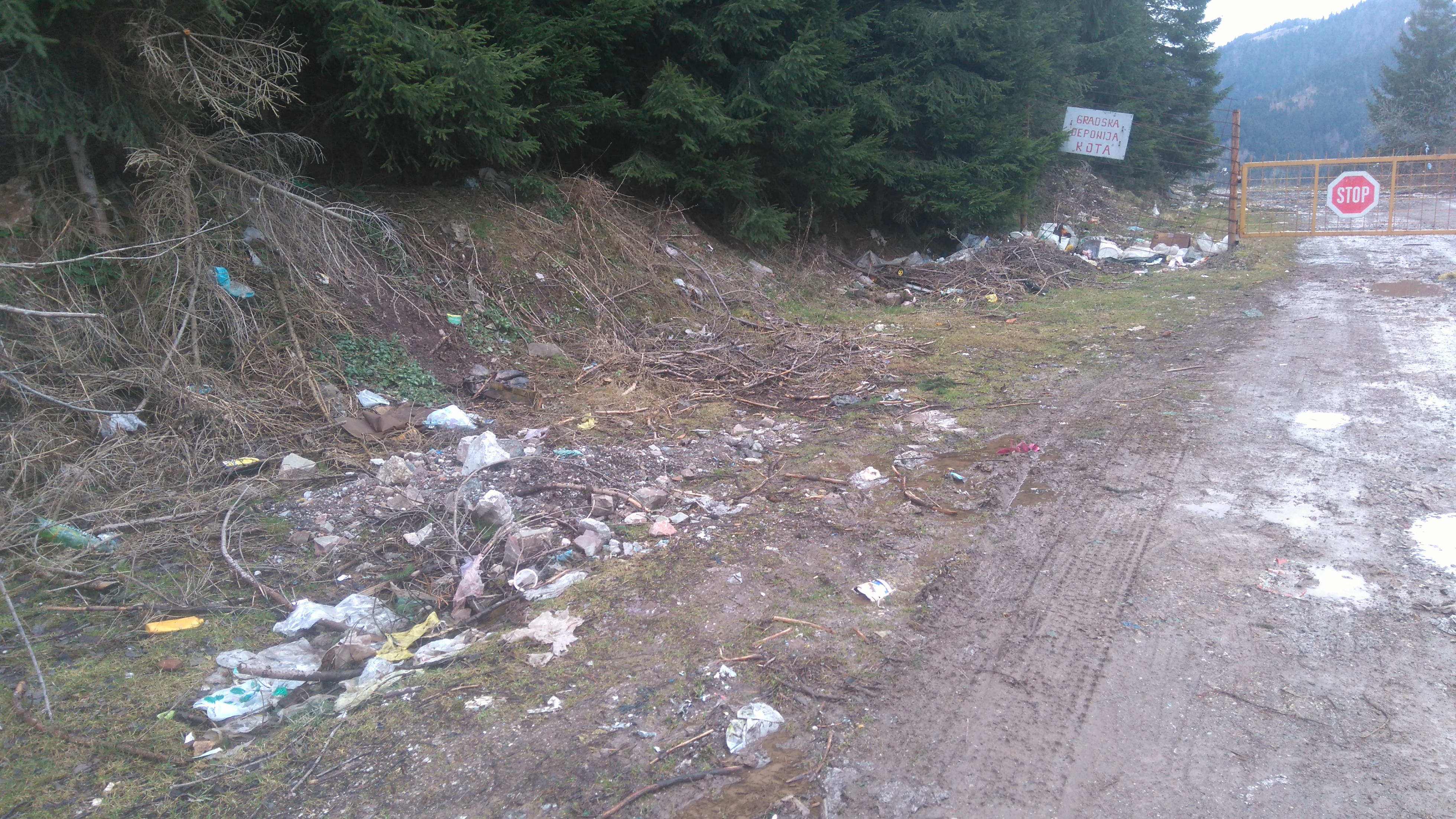 Entrance to the city landfill (photo by: Zlatan Likić)